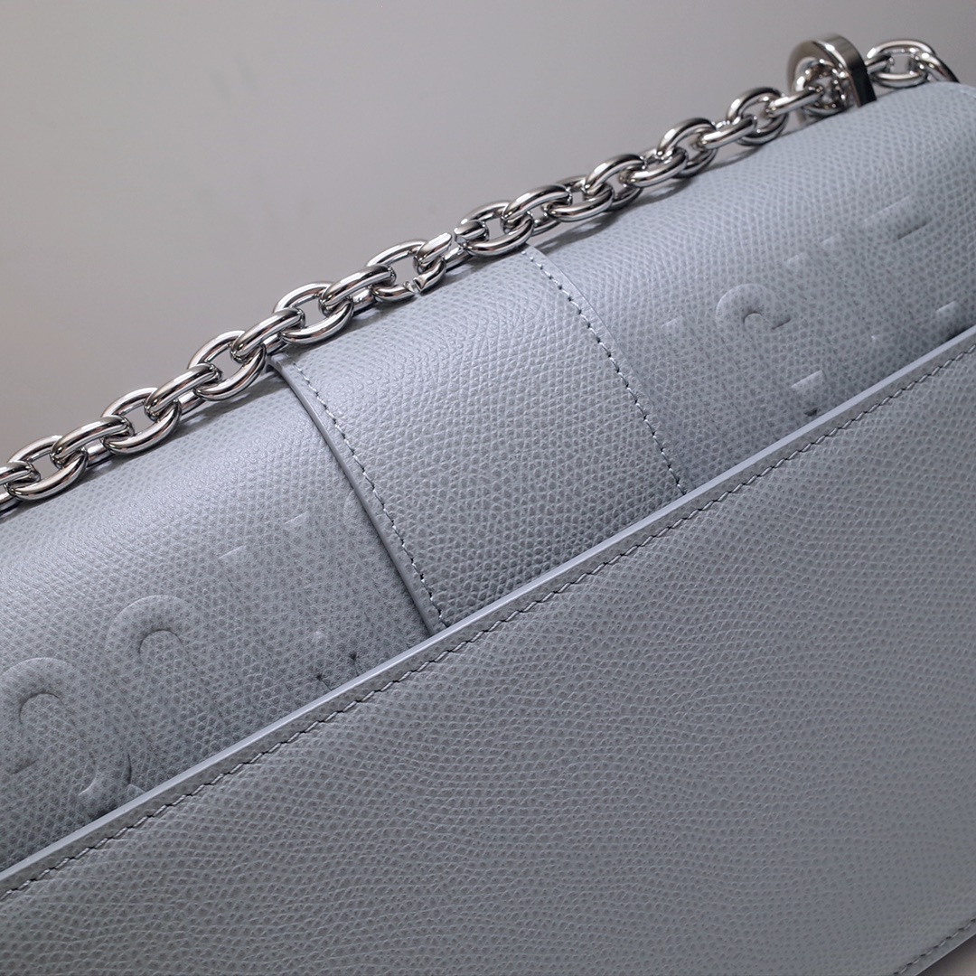 30 Montaigne Chain Bag Grey Grained Calfskin